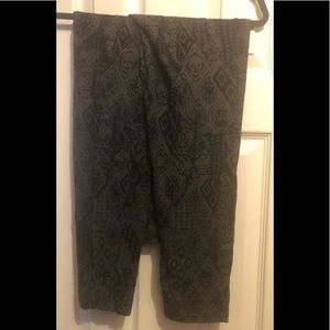 Torrid SZ 2 Skull tribal leggings